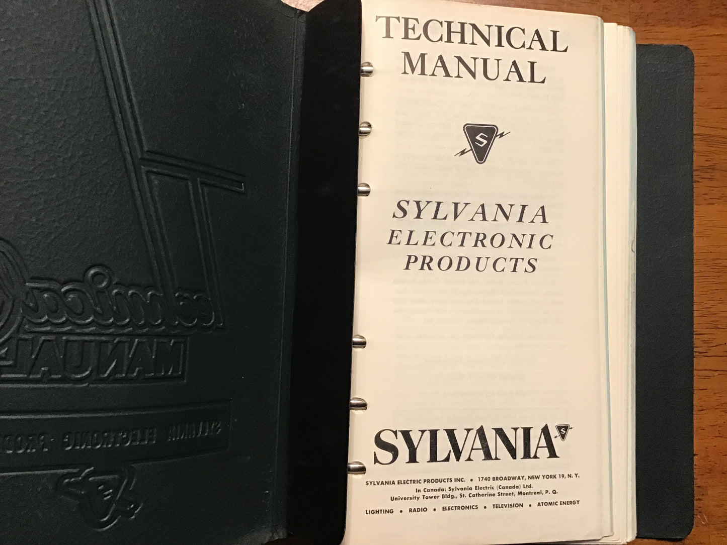 Vintage Sylvania Electronic Products Technical Manual Binder Radio TV Electronics Vacuum Tube Service