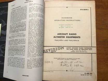 WWII USAAF AN/APN-1 Aircraft Radio Altimeter Technical Manual Binder NAVAER AN-08-10 TO Set