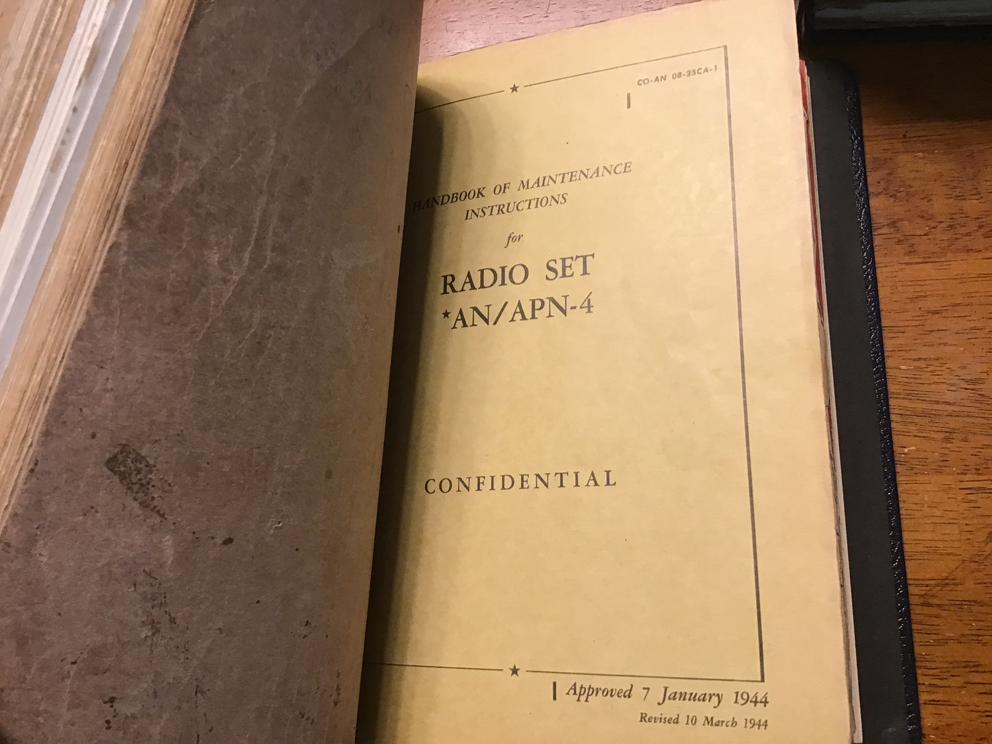 WWII USAAF AN/APN-4 Radio Set Manual Binder AAF Publications Confidential Restricted 1943-45