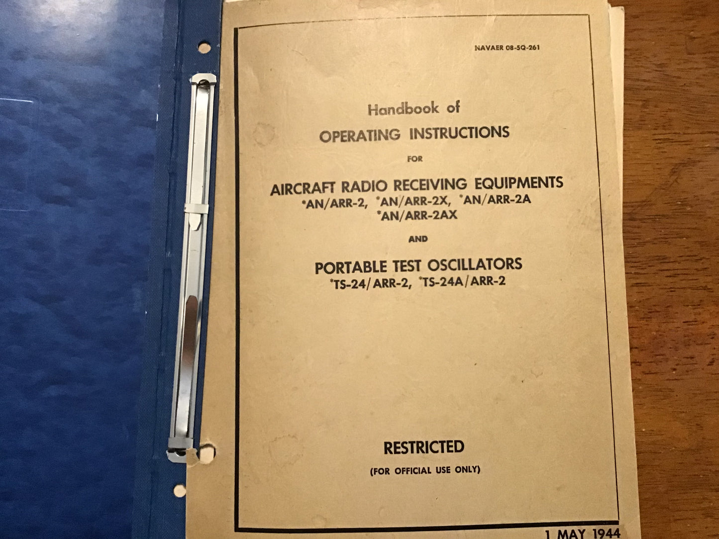WWII AN/ARR-2 Aircraft Radio Receiving Equipment Manual Set NAVAER 1943-45 Binder