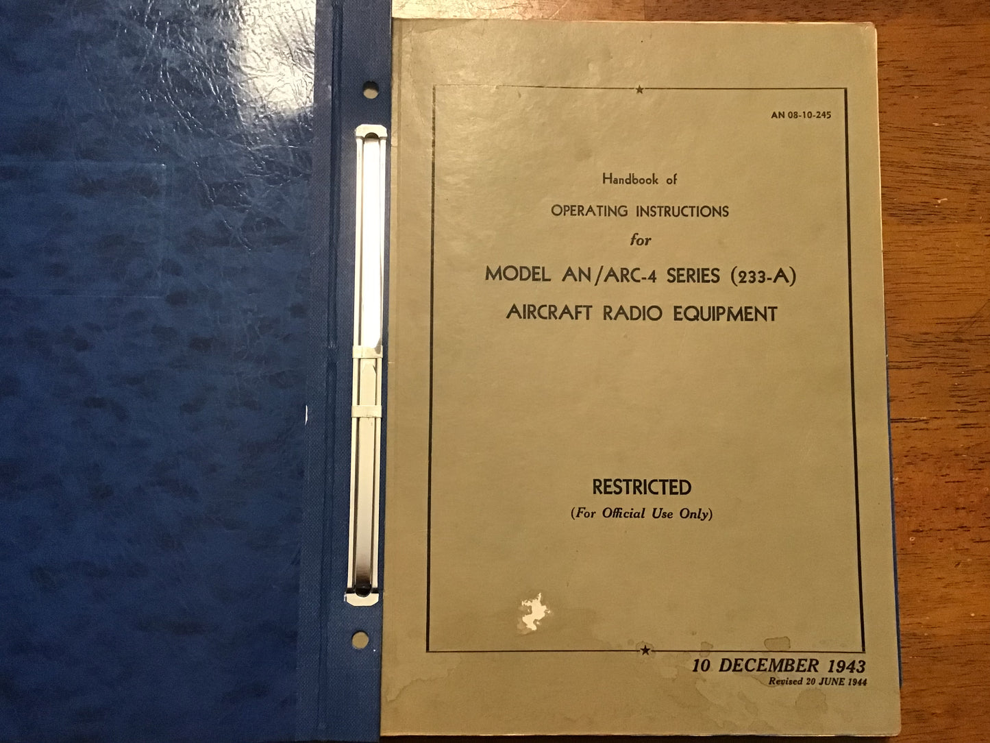 WWII AN/ARC-4 Aircraft Radio Equipment Technical Manual Binder 1943-44 Restricted USAAF