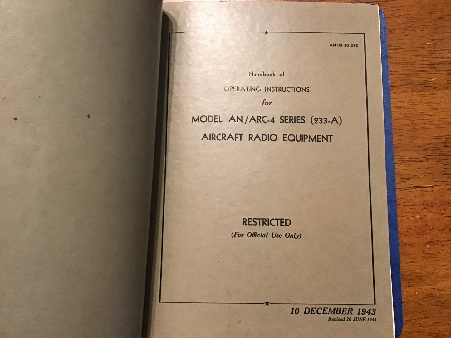 WWII AN/ARC-4 Aircraft Radio Equipment Technical Manual Binder 1943-44 Restricted USAAF