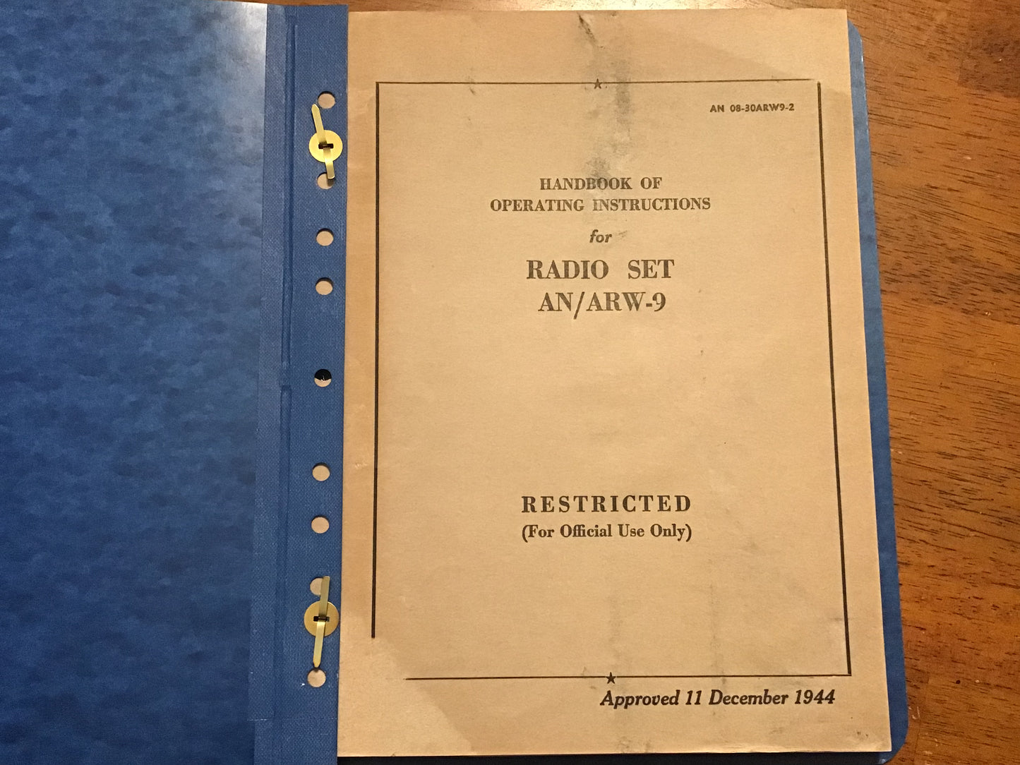 WWII AN/ARW-9 Radio Set Manual Binder Operating & Maintenance Instructions 1944-45 Restricted