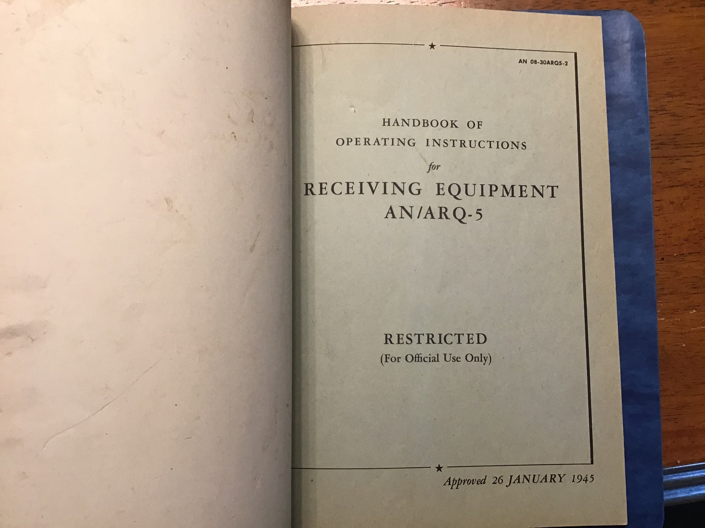 WWII AN/ARQ-5 Receiving Equipment Manual Lot 1945 Operating & Maintenance Restricted Radio