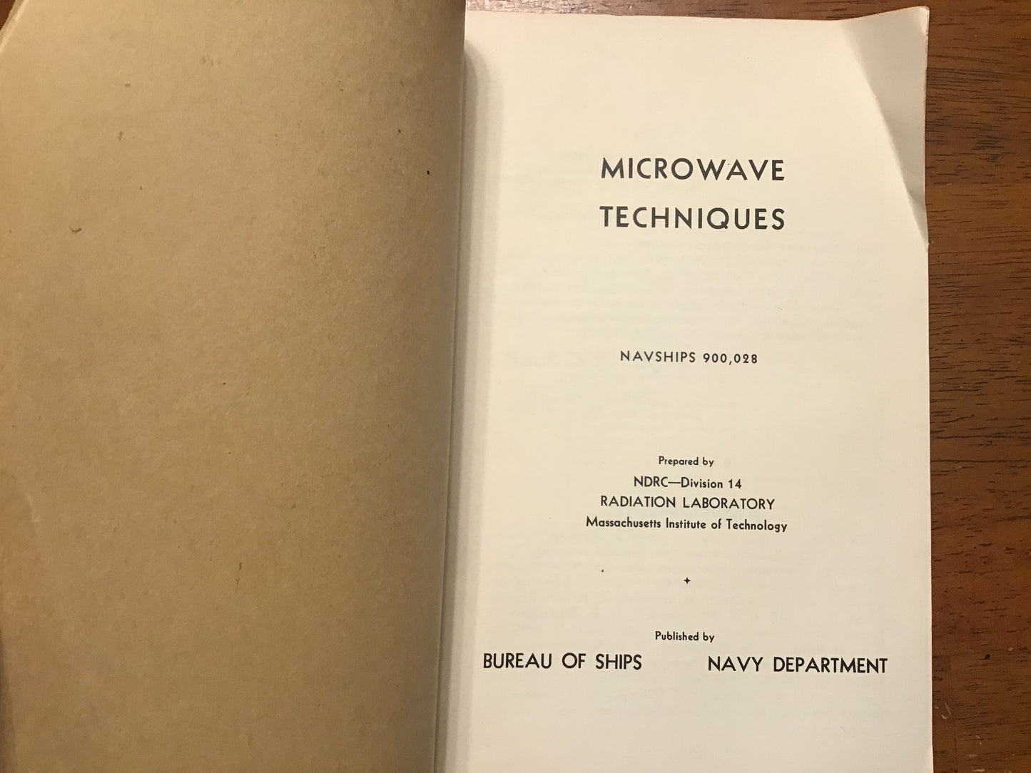 WWII U.S. Navy “Microwave Techniques” NAVSHIPS 900,028 Manual – MIT Radiation Laboratory