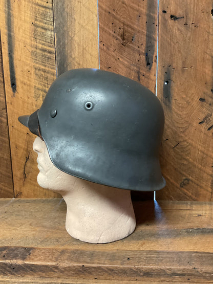 Original German WWII No decal M42 ET64 Helmet