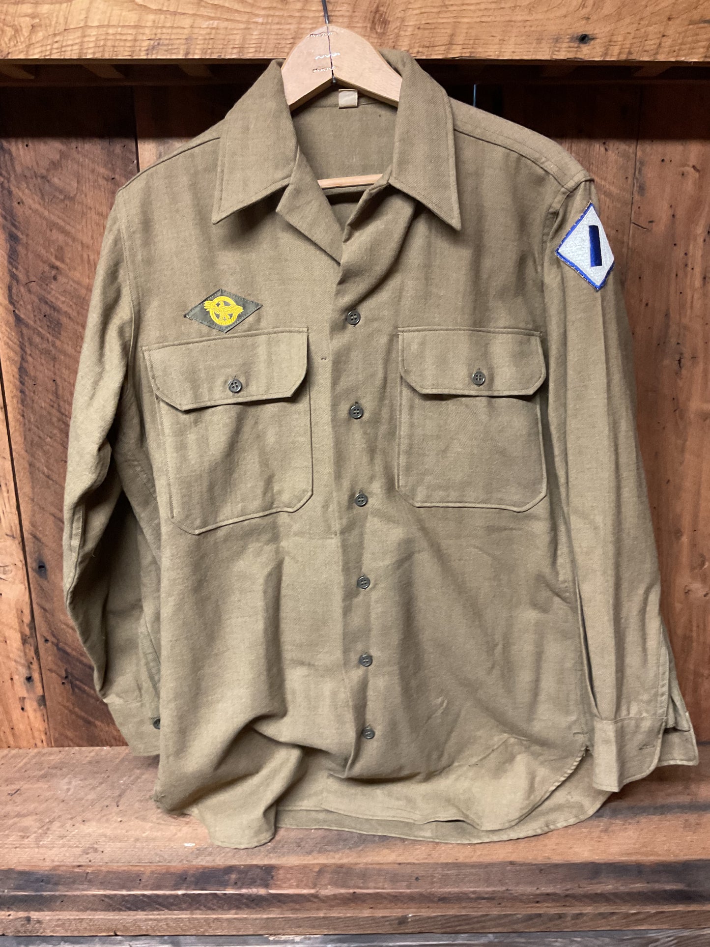 WWII US EM Wool Shirt w/ gas flap and insignia