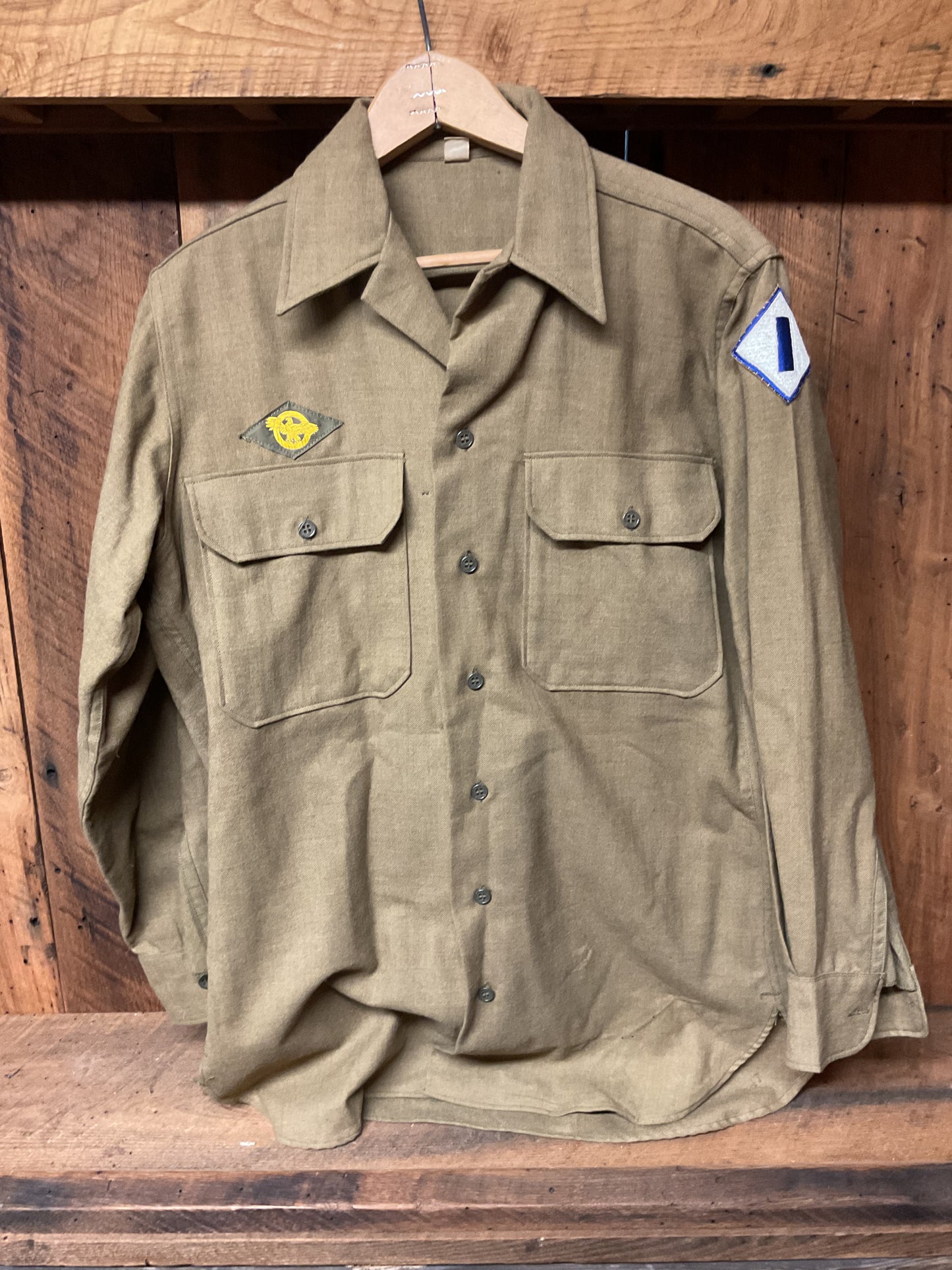 WWII US EM Wool Shirt w/ gas flap and insignia