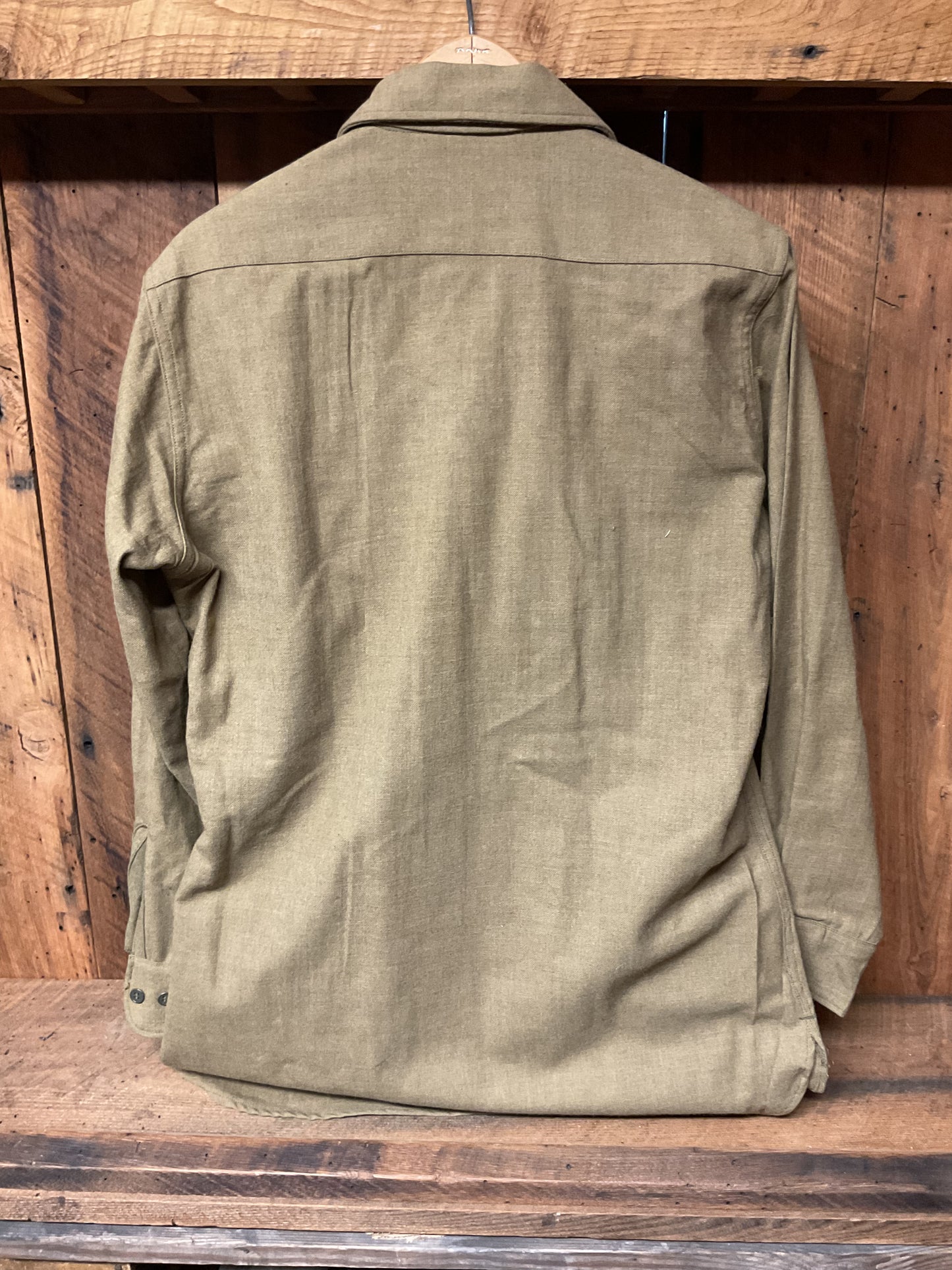 WWII US EM Wool Shirt w/ gas flap and insignia