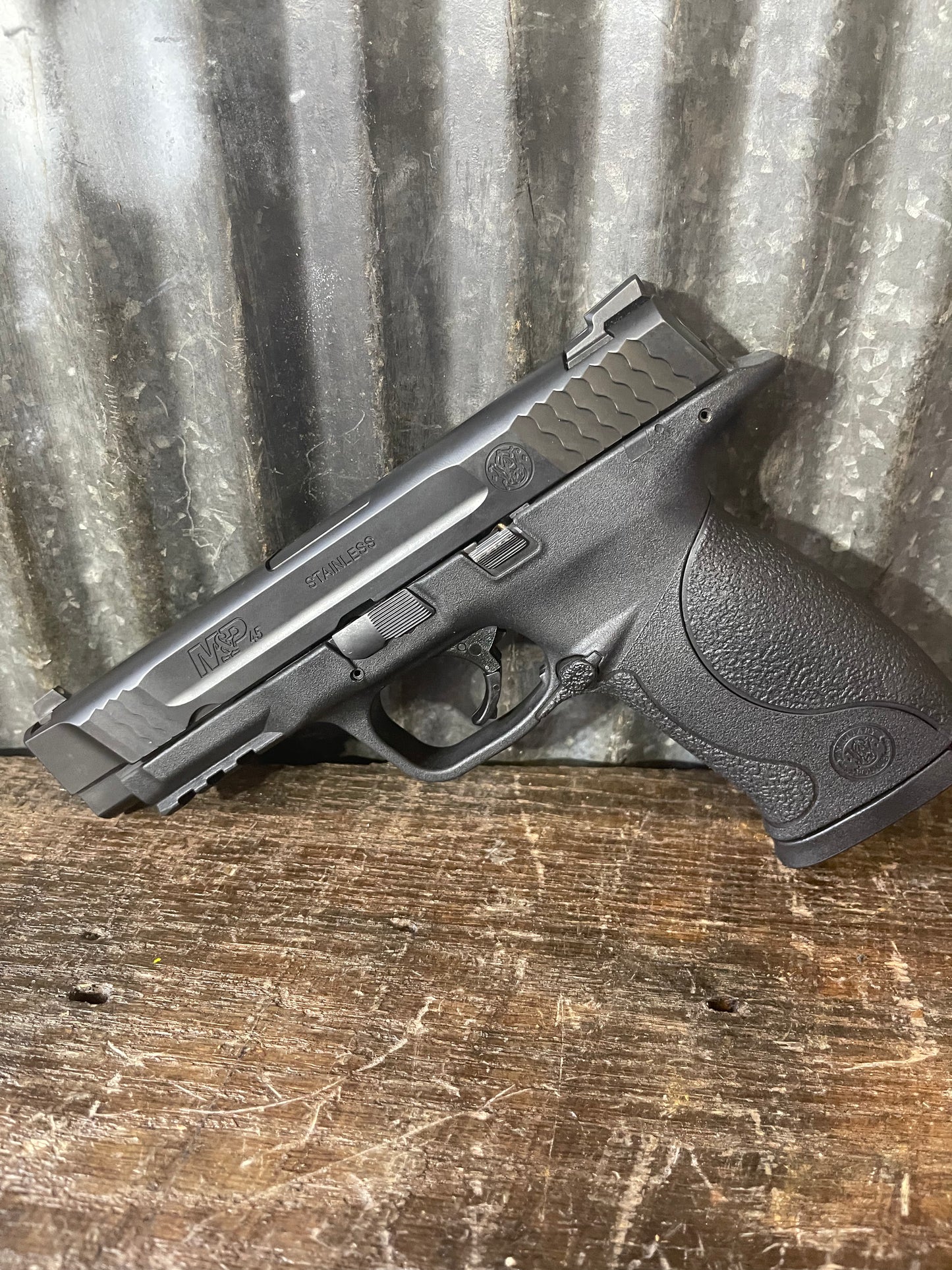 Smith & Wesson M&P45 Stainless .45 ACP Pistol – Box, Backstraps & 2 Magazines