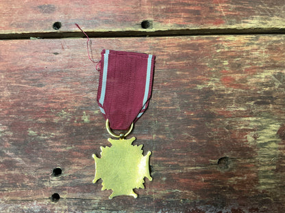 Polish People’s Republic Order of Polonia Restituta Style Medal – Red Enamel Cross Decoration