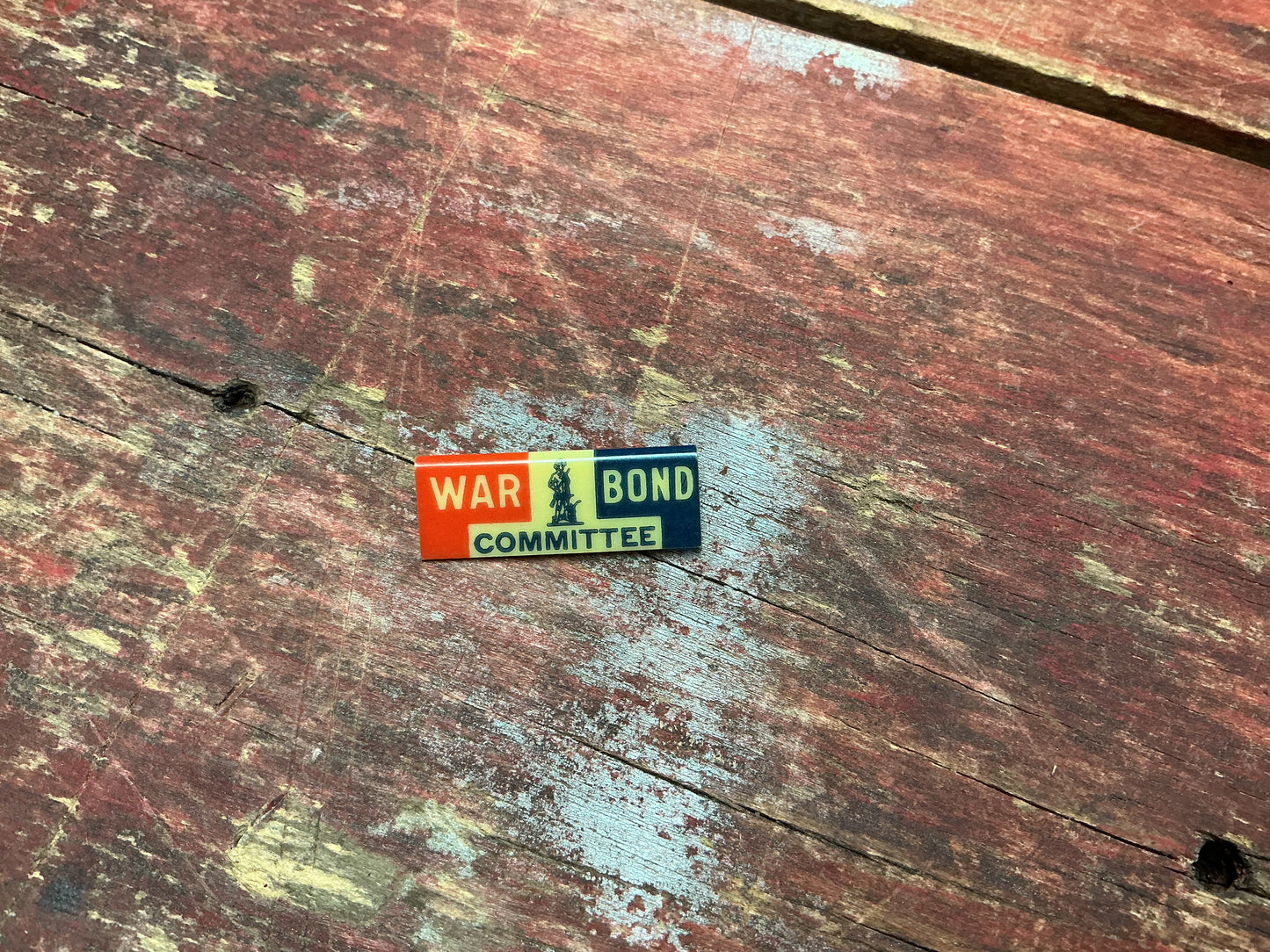 WWII War Bond Committee Pinback Badge – Whitehead & Hoag Newark, N.J.