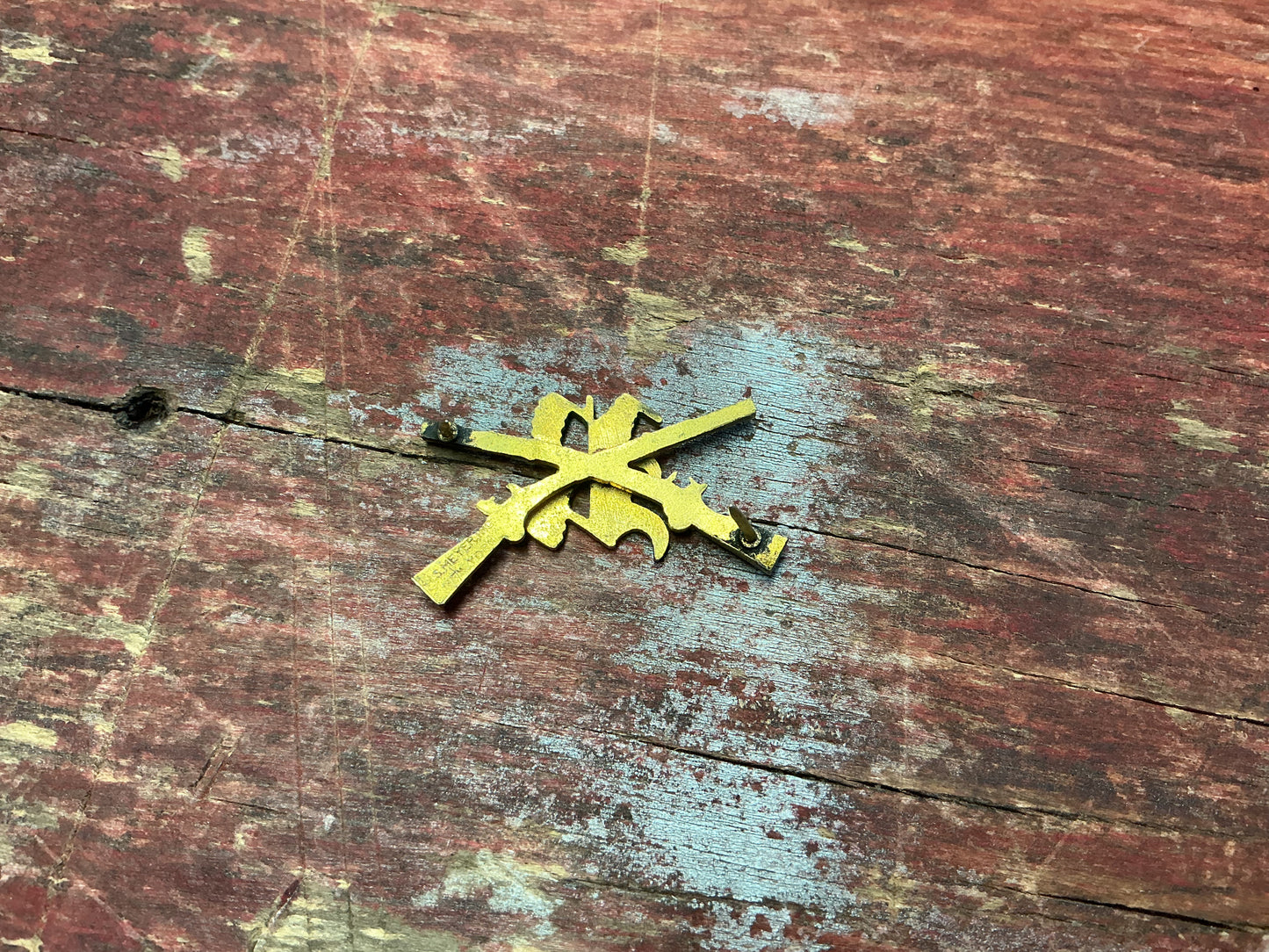 S. Meyers Infantry Horn & Crossed Rifles Collar Insignia – U.S. Army / National Guard
