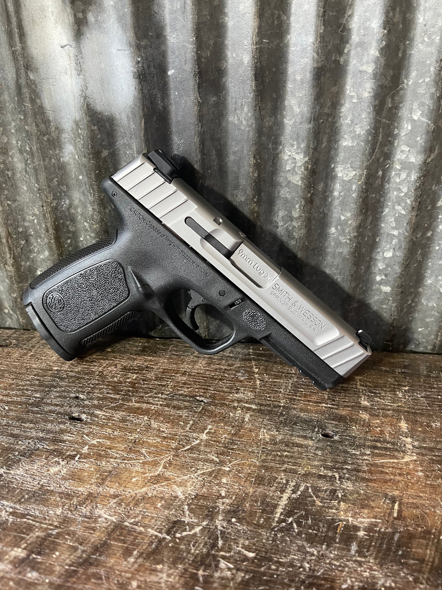 Smith & Wesson SD9 VE 9mm Pistol – Original Box & 2 Magazines
