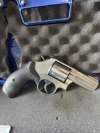 Smith & Wesson Model 686-6 Plus .357 Magnum – 3” Barrel – 7 Shot – Stainless – Original Box