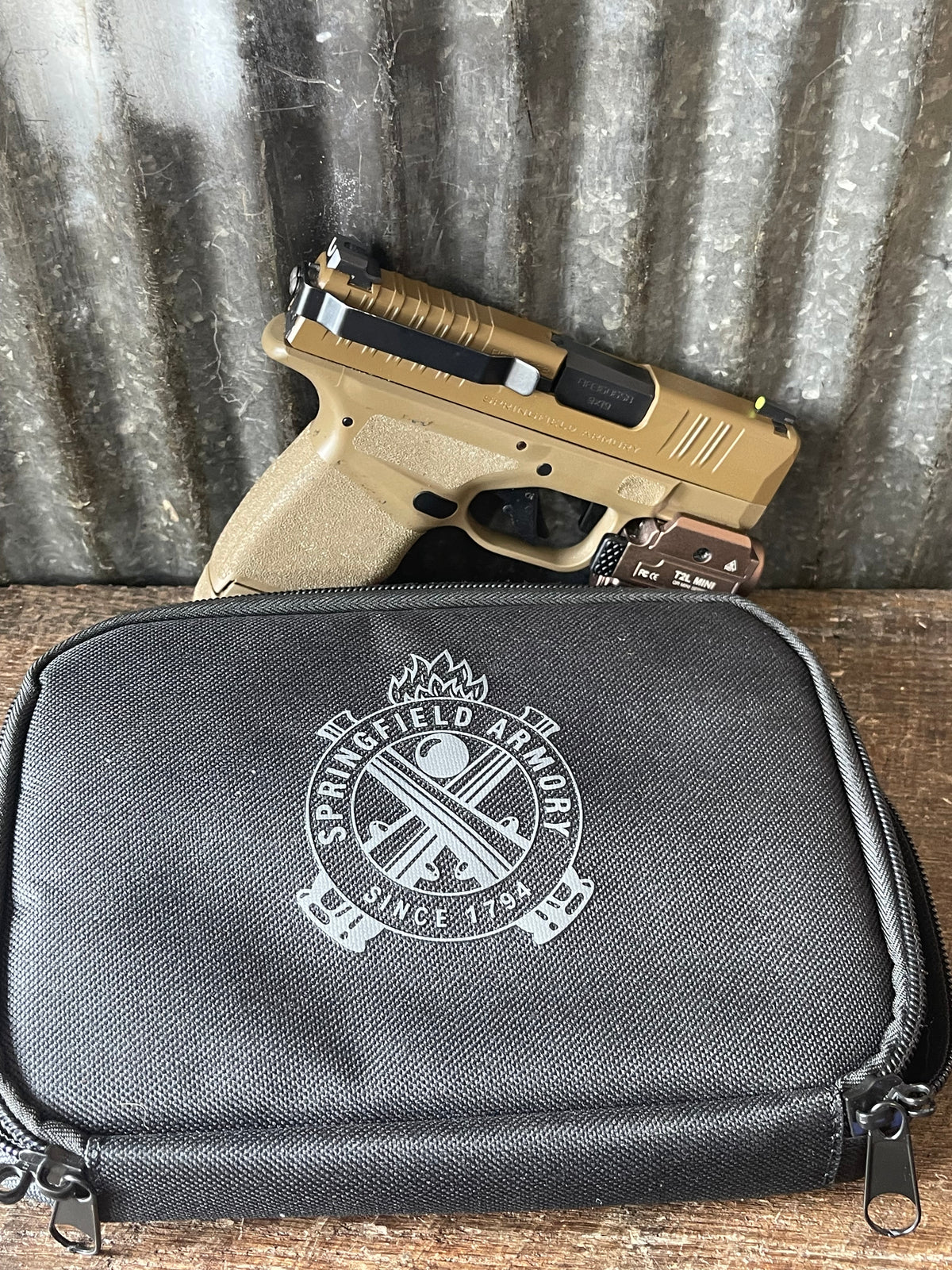 Springfield Armory Hellcat 9mm – FDE – TRICA Laser/Light – Clipdraw Carry System – 2 Magazines – Original Pouch