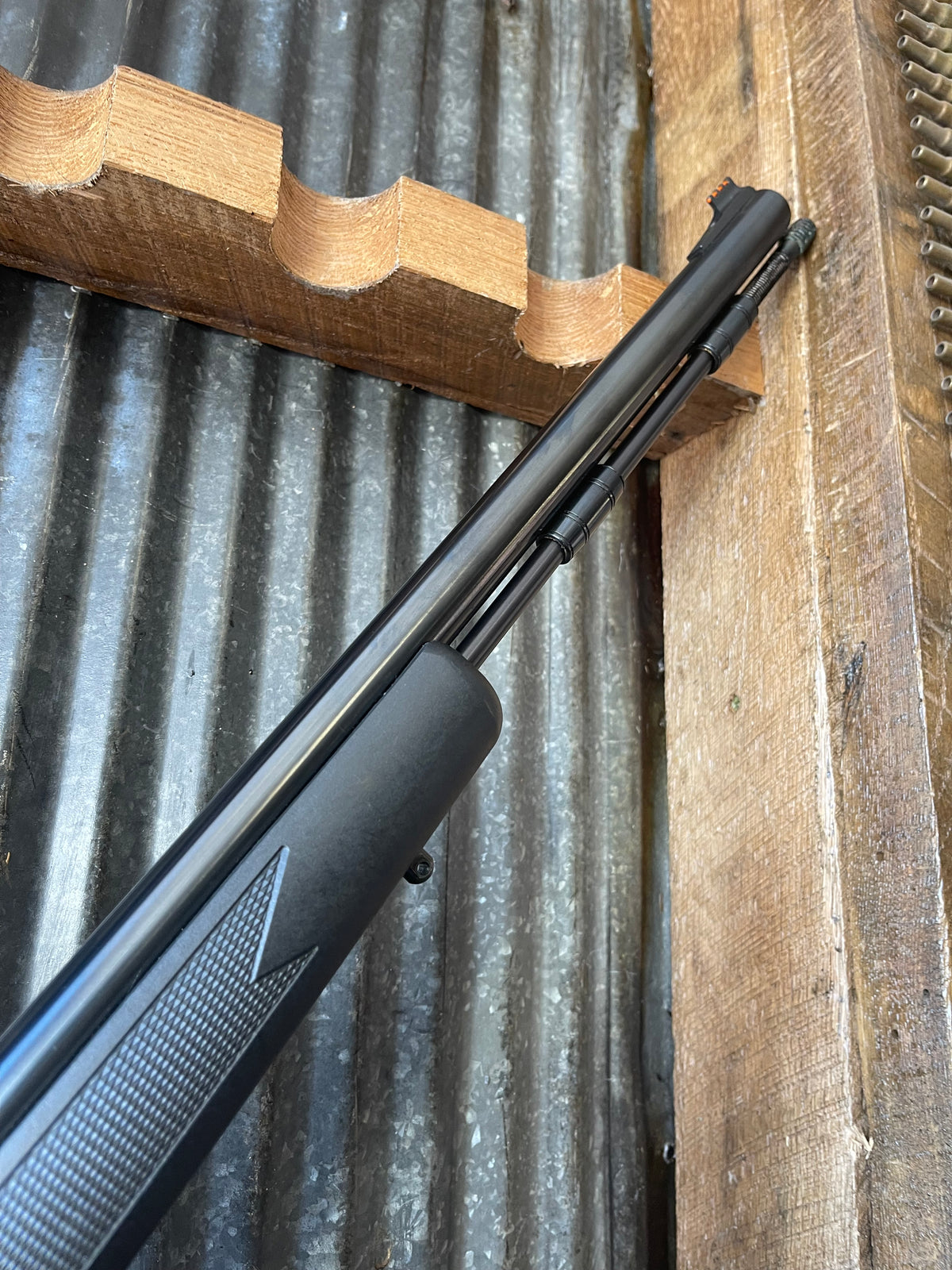 Thompson/Center Black Diamond – .50 Caliber – Inline Muzzleloader – Simmons 4x32 Scope – 209 Primer – Used Condition