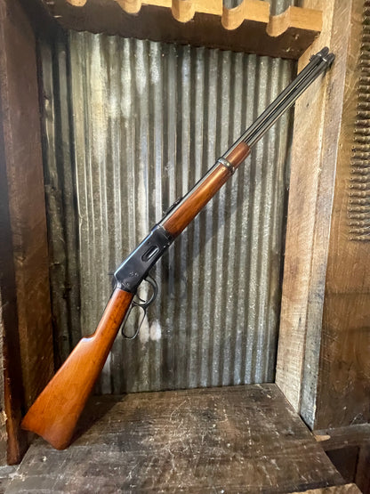 Winchester Model 1894 Saddle Ring Carbine – .32-40 Winchester – Manufactured 1907 – Beautifully Refinished