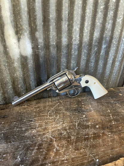 Ruger New Model Bisley Vaquero – .357 Magnum – Stainless Steel – Original Box &amp; Custom Leather Holster