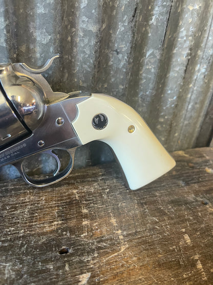 Ruger New Model Bisley Vaquero – .357 Magnum – Stainless Steel – Original Box &amp; Custom Leather Holster