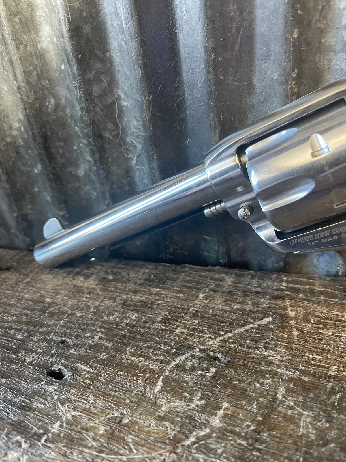 Ruger New Model Bisley Vaquero – .357 Magnum – Stainless Steel – Original Box &amp; Custom Leather Holster