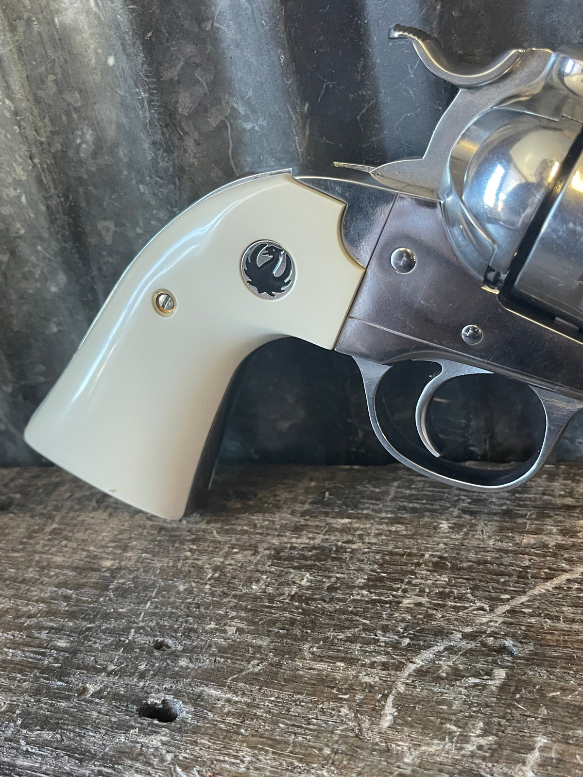 Ruger New Model Bisley Vaquero – .357 Magnum – Stainless Steel – Original Box &amp; Custom Leather Holster