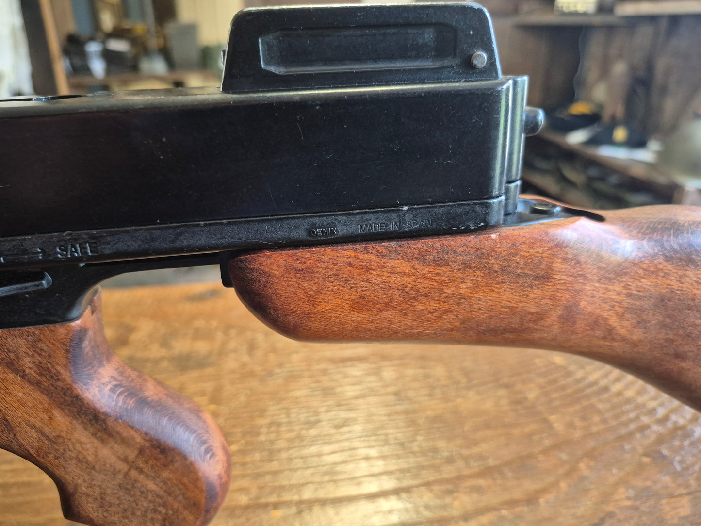 Denix model of 1928 Tommy Gun