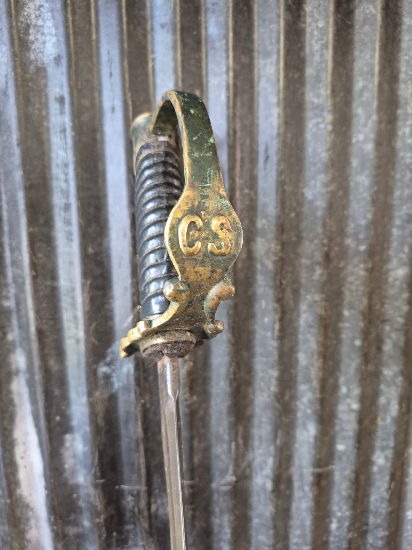Confederate Artillery Officer’s Saber-Reproduction from House of Blades