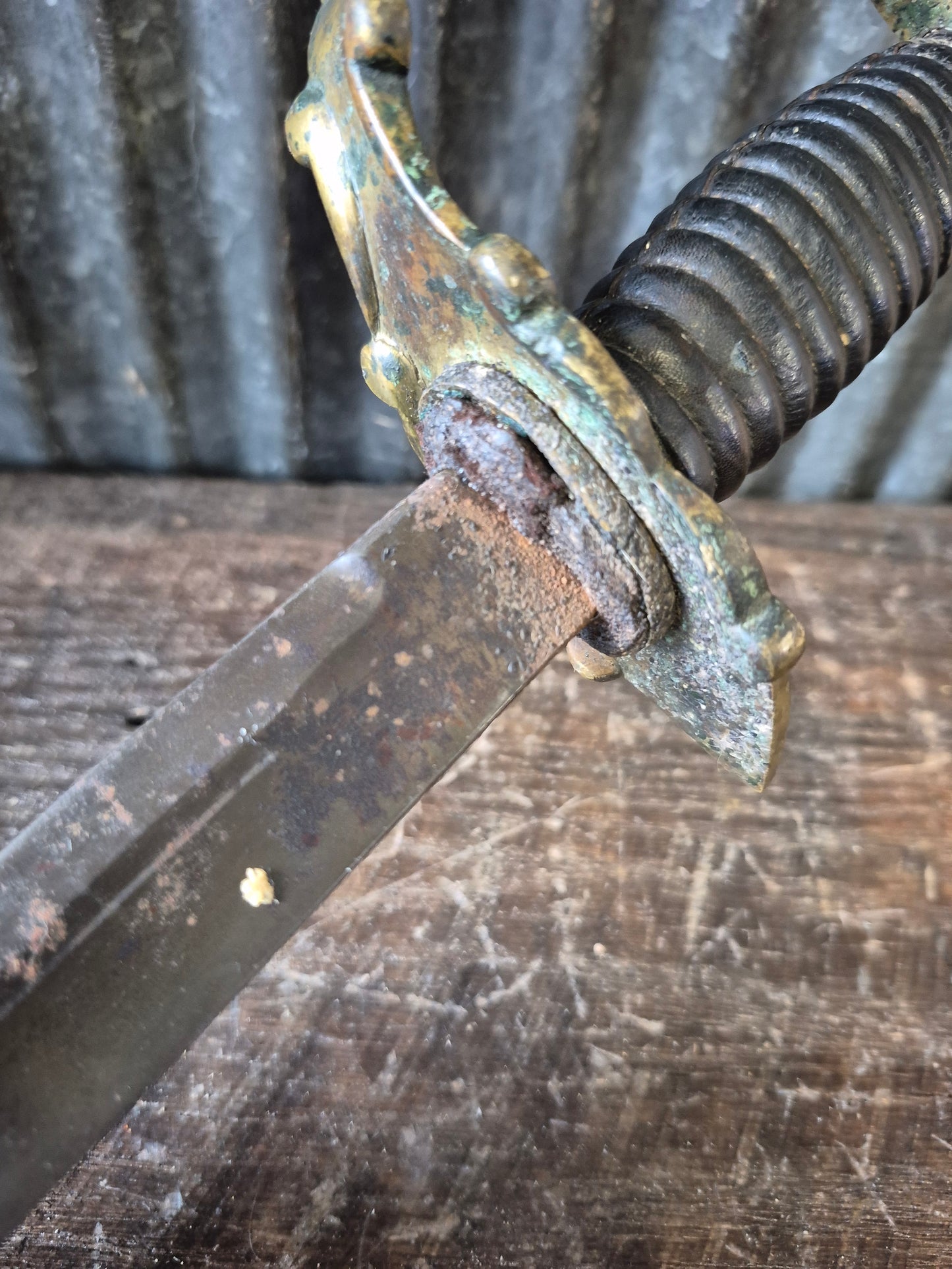 Confederate Artillery Officer’s Saber-Reproduction from House of Blades