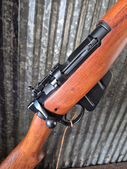 RAF CONTRACT Lee Enfield No4MkII with bayonet and scabbard!