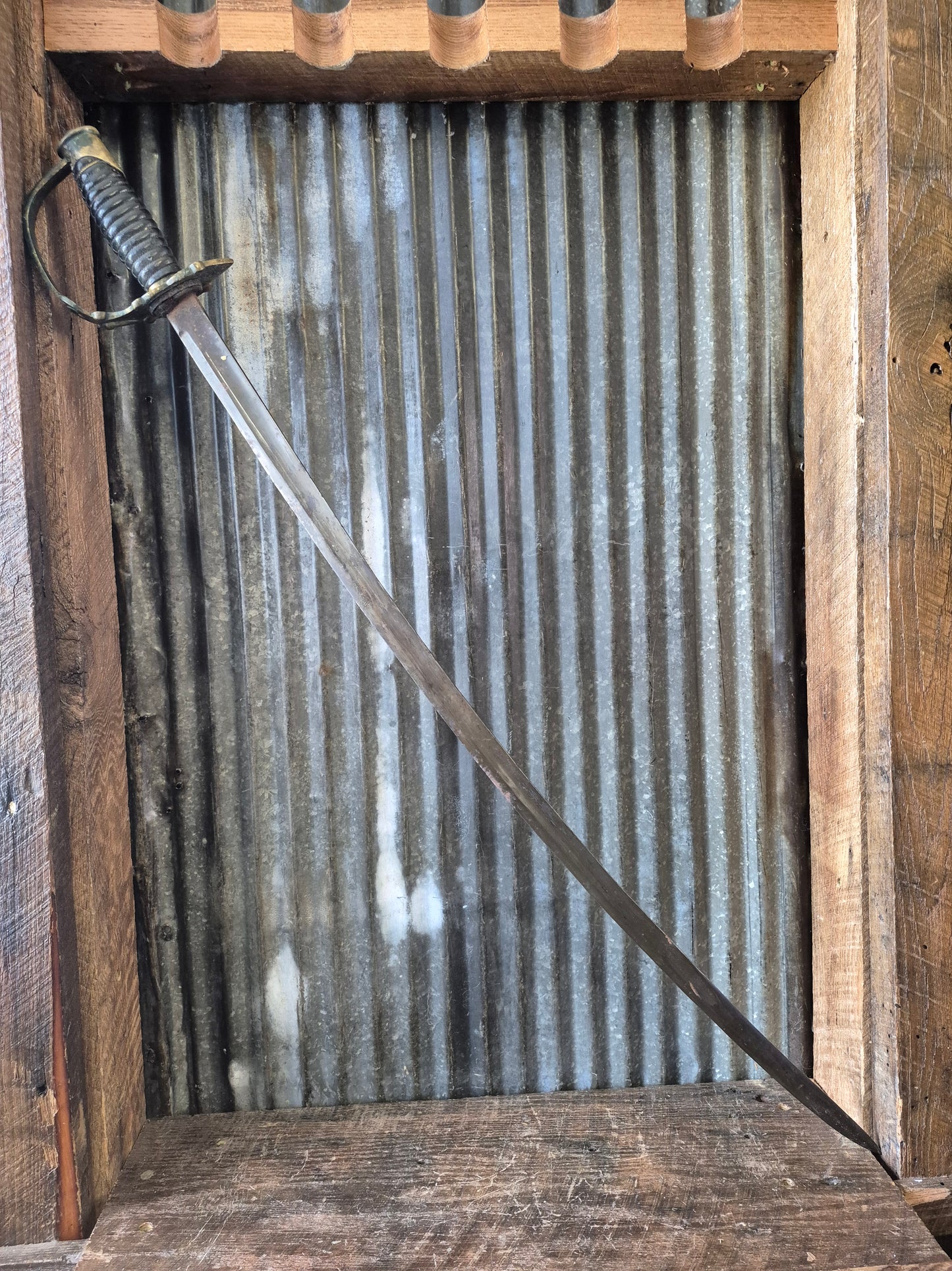 Confederate Artillery Officer’s Saber-Reproduction from House of Blades