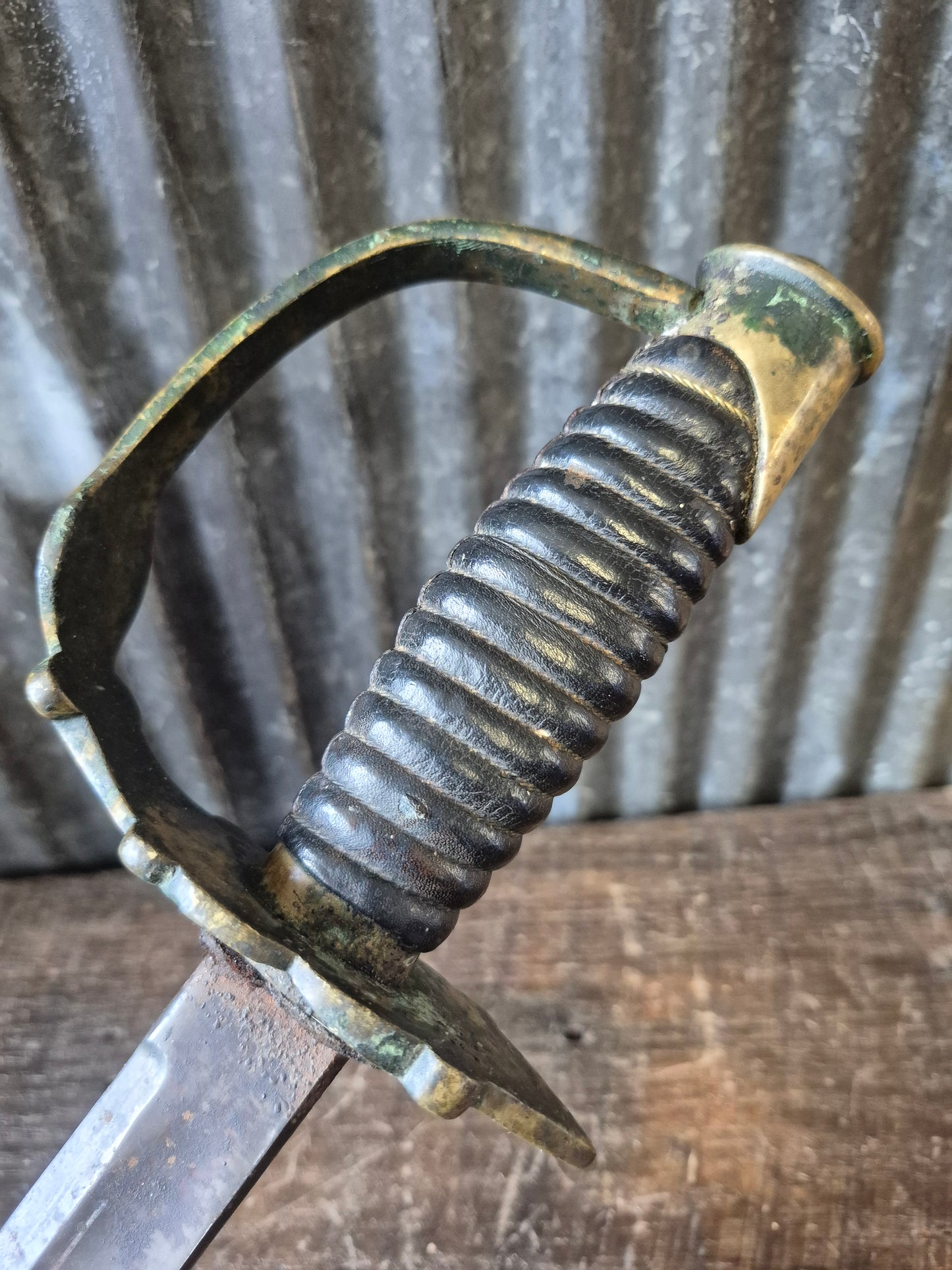 Confederate Artillery Officer’s Saber-Reproduction from House of Blades