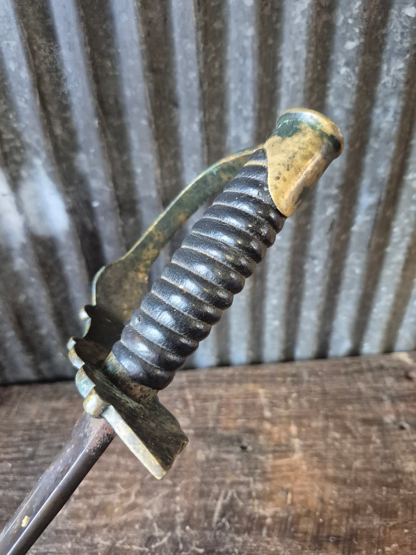 Confederate Artillery Officer’s Saber-Reproduction from House of Blades